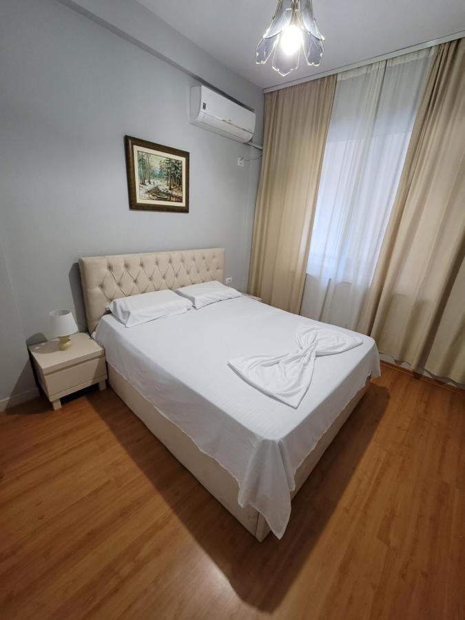 Ferienwohnung Heart Of Tirana Exterior foto