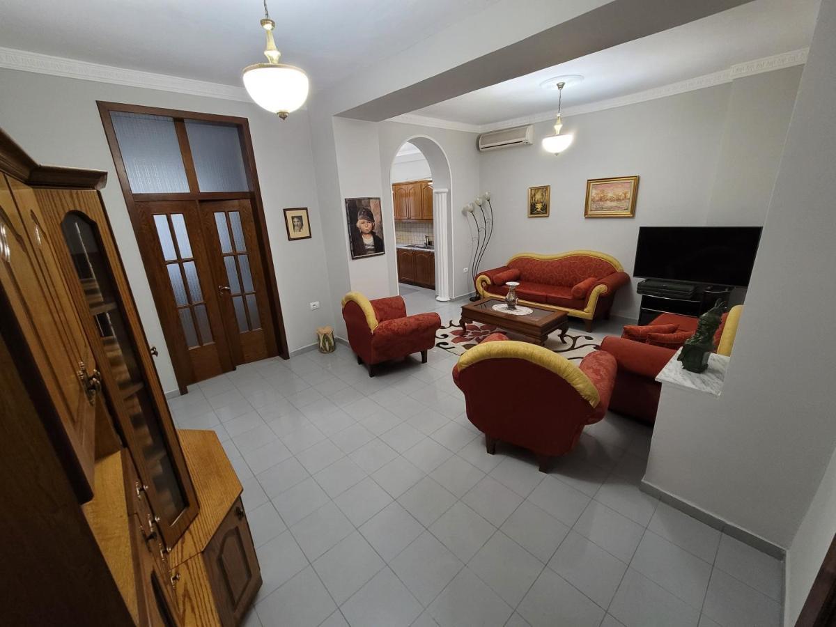 Ferienwohnung Heart Of Tirana Exterior foto
